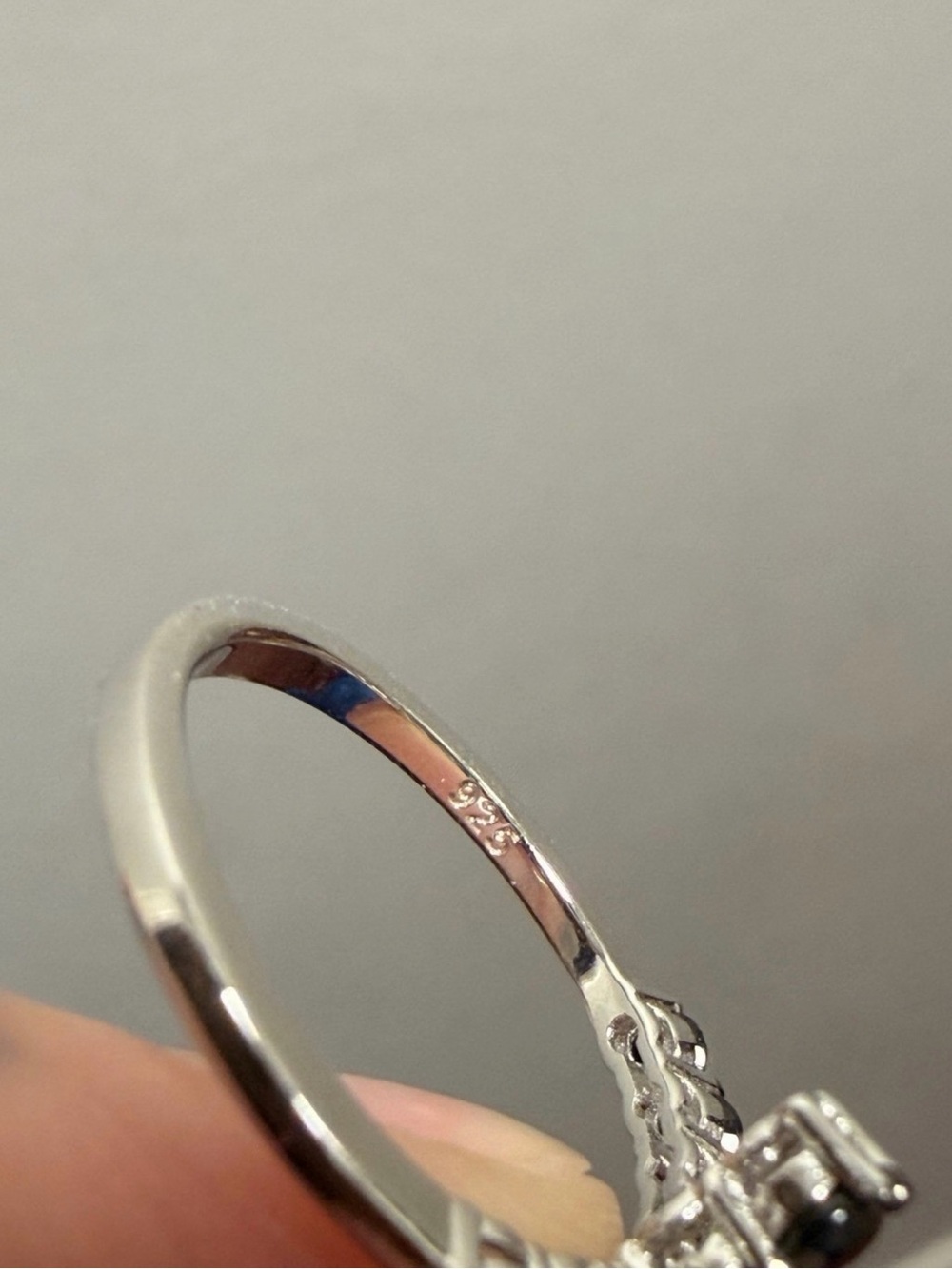 Cross ring - Picture 4 of 4